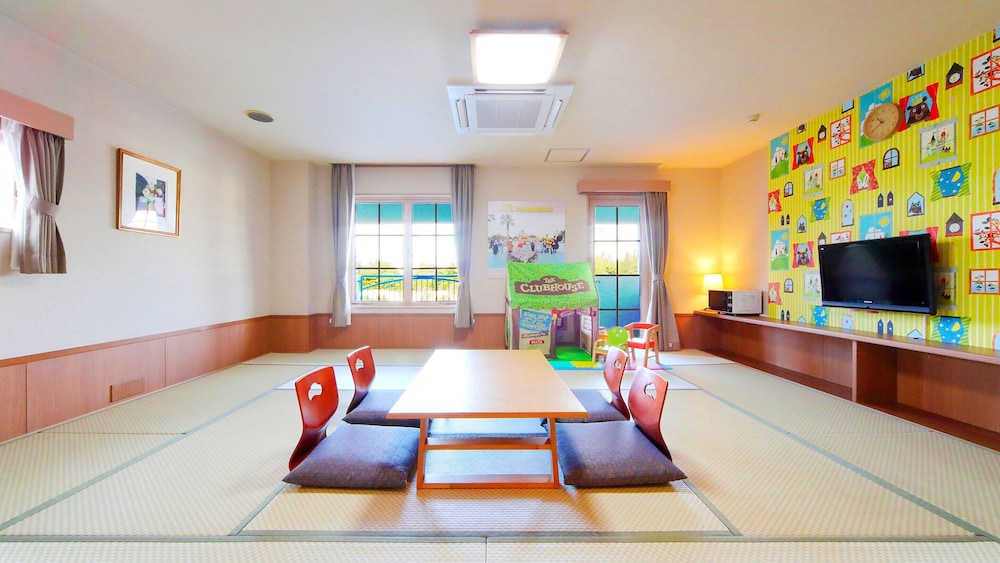 [禁煙] スーペリアファミリーコテージ和室シャワーのみ | 大江戸温泉物語 ホテルレオマの森