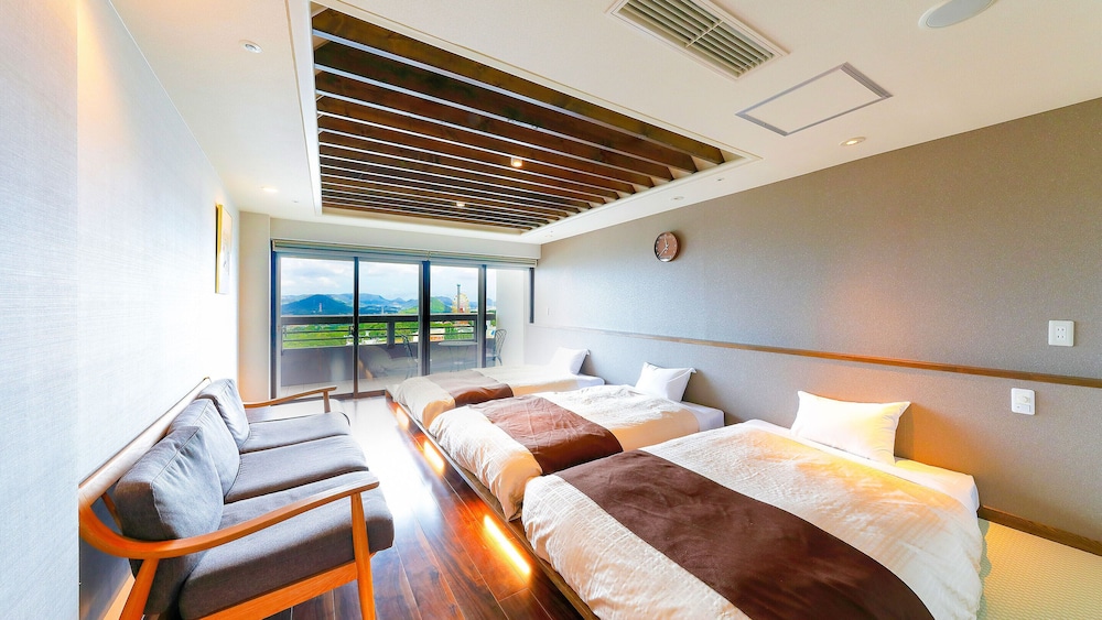 [禁煙] スーペリア和ベッドトリプル 内風呂なし (ナイスビュー) | 大江戸温泉物語 ホテルレオマの森