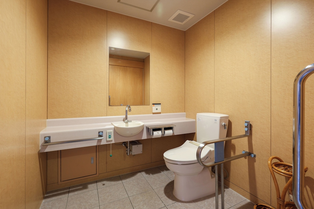 バリアフリー洋室 バスルーム1 | いこいの村 能登半島