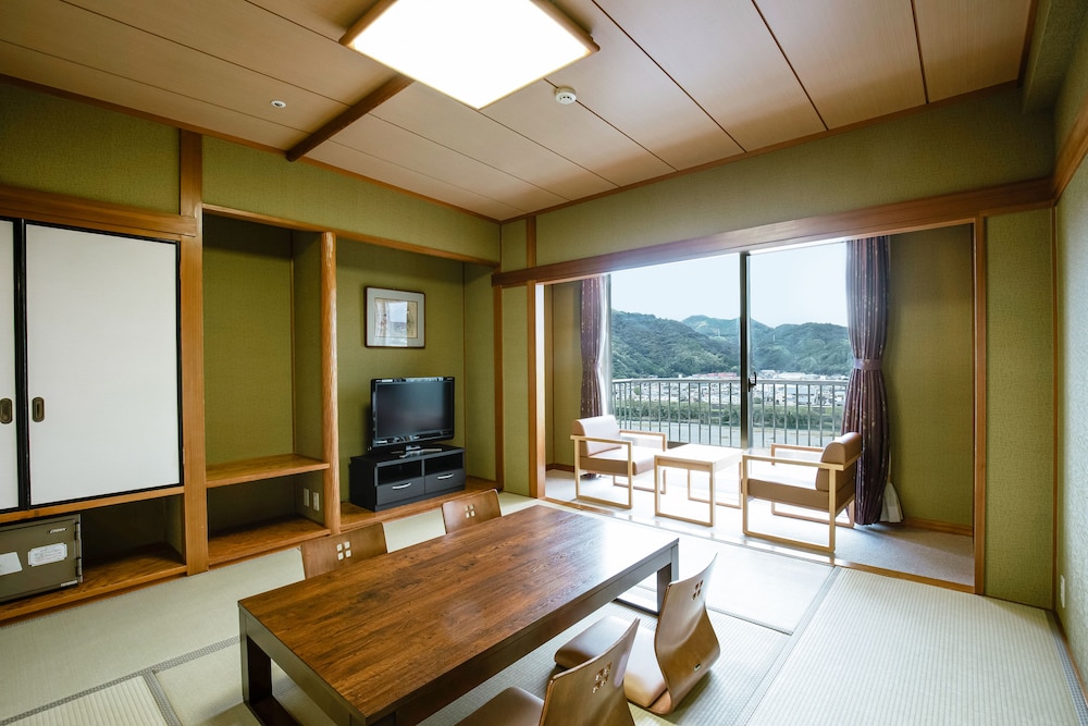 和室8畳 禁煙 | 亀の井ホテル 高知