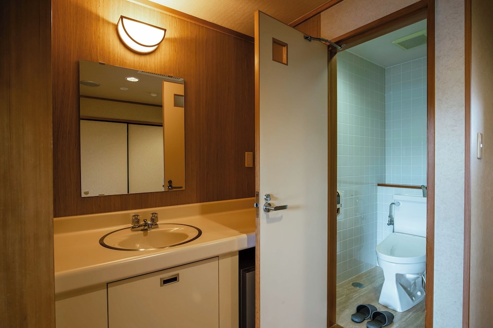 和室8畳 禁煙 客室2 | 亀の井ホテル 高知