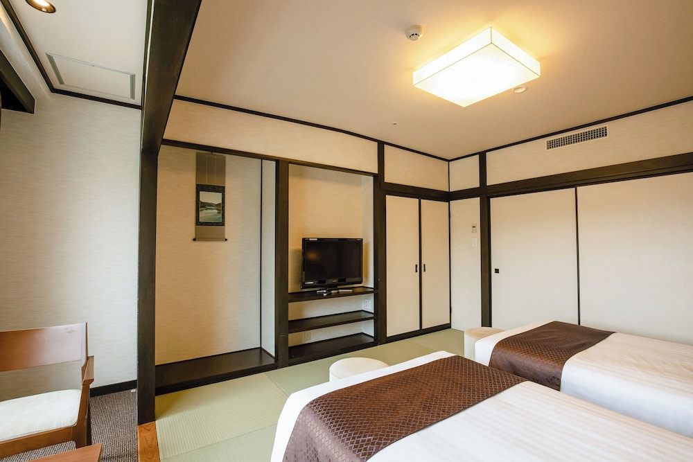 和室ツインルーム 禁煙 客室1 | 亀の井ホテル 高知