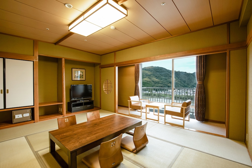 和室10畳 禁煙 | 亀の井ホテル 高知