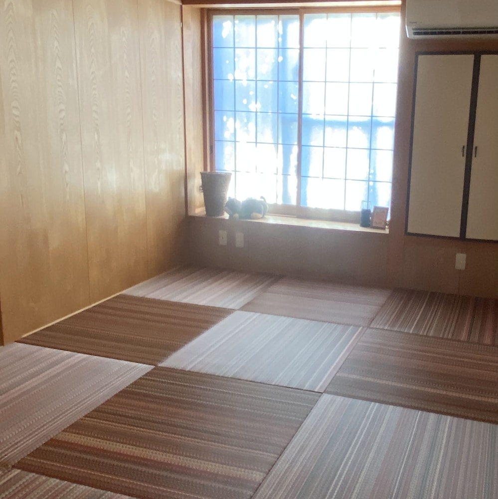 トラディショナル ルーム ベッド (複数台) 禁煙 客室1 | はりはりはうす