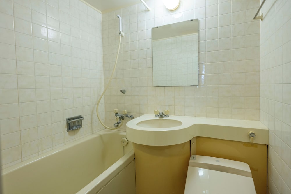 ダブル（バス付）禁煙 バスルーム0 | 亀の井ホテル 福井