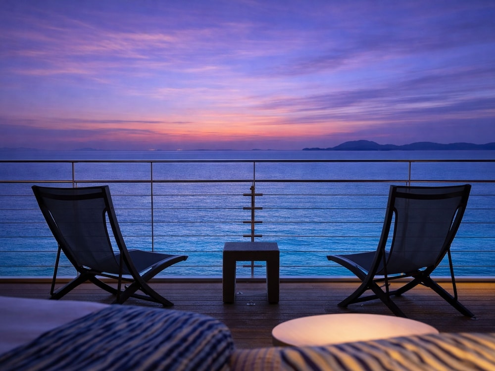 [オーシャンビュー] 最上階スーペリアツイン（ウッドデッキ・シャワーブース付）禁煙 客室3 | 亀の井ホテル 赤穂