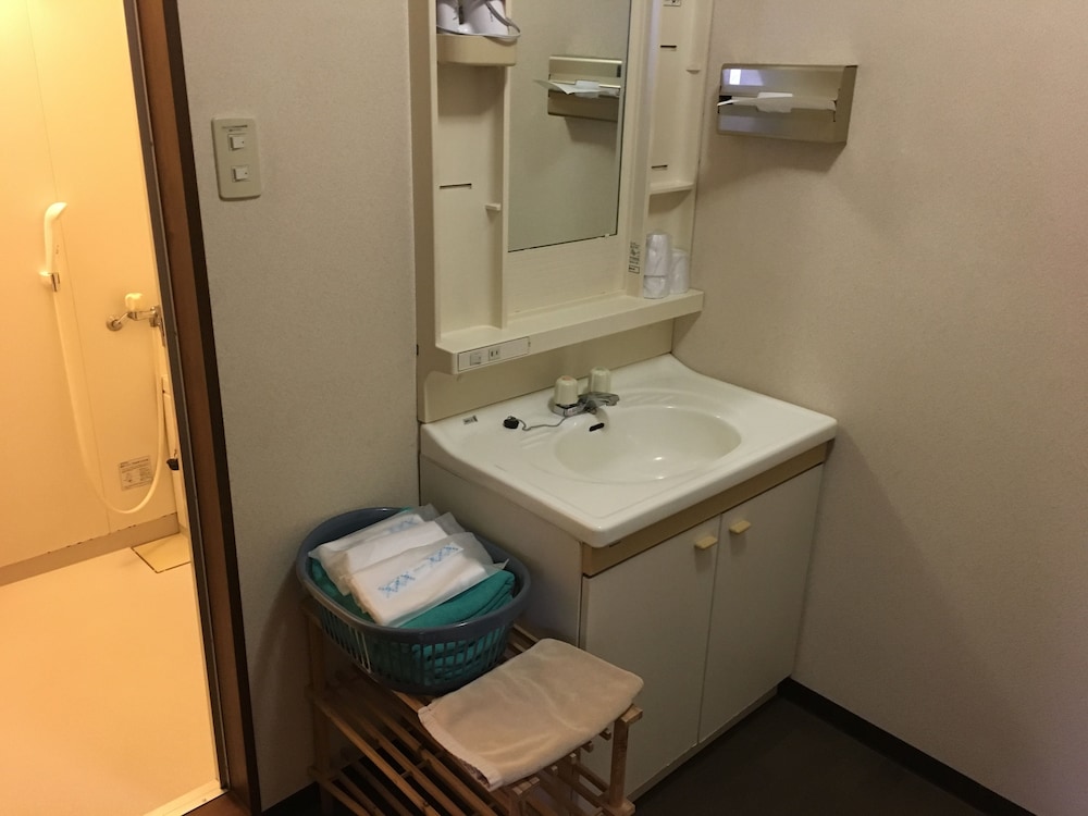 和室 バスルームのシンク1 | ビジネスホテル天草