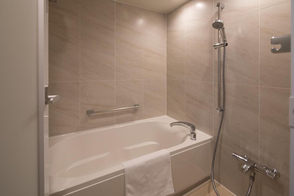 スタンダード ツインルーム (素泊まり) バスルーム1 | ソレスト高千穂ホテル