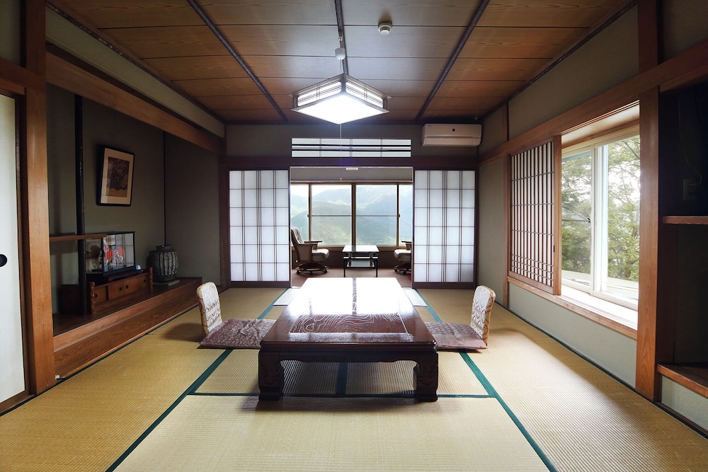 [２室限定] “最上階“確約プラン客室／和室10畳 禁煙 客室2 | 白湯の宿 山田家