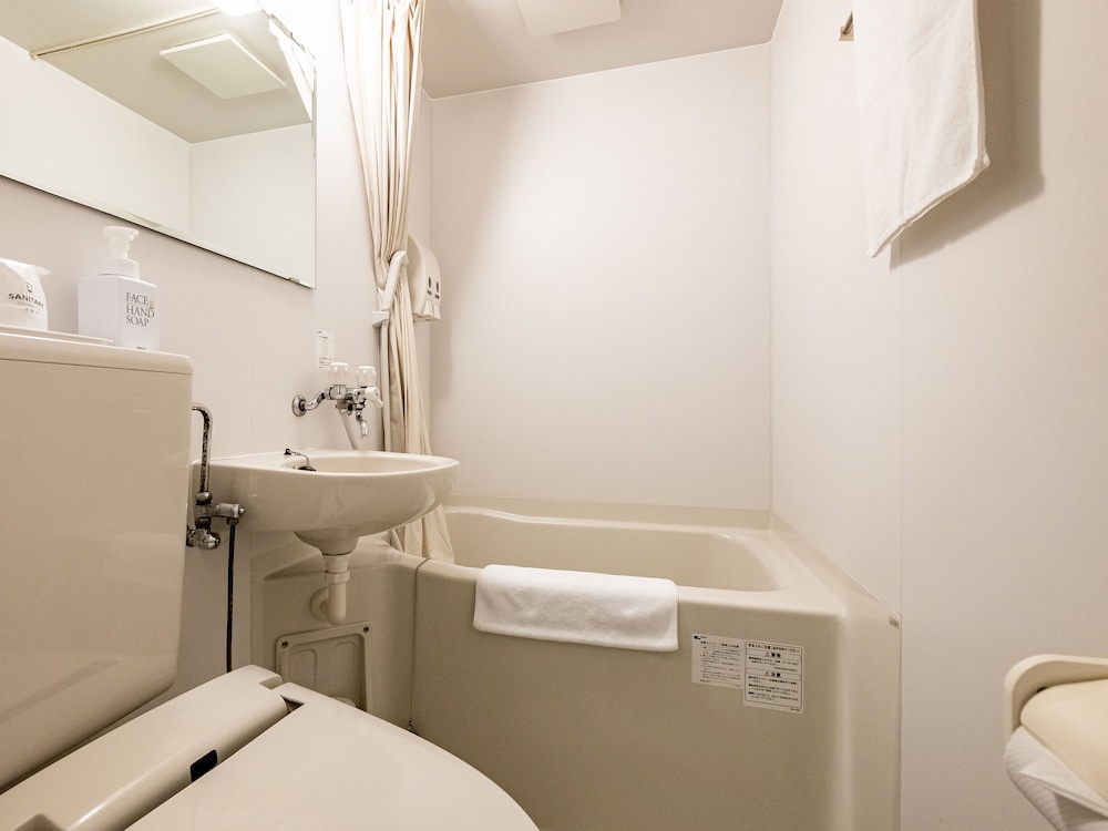 スタンダード ツインルーム (付近にレストラン無し, チェックイン午後6時まで) バスルーム0 | ホテル佳山水