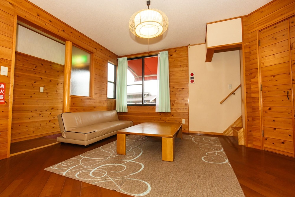 客室1 | 夢見る河口湖コテージ戸沢センター