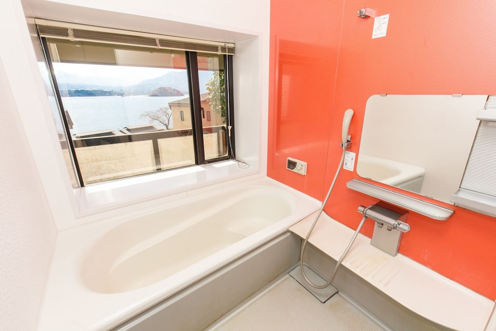 コテージ D バスルーム0 | 夢見る河口湖コテージ戸沢センター