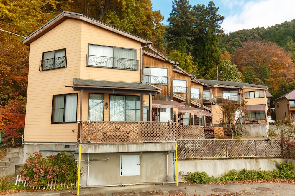 施設の正面1 | 夢見る河口湖コテージ戸沢センター