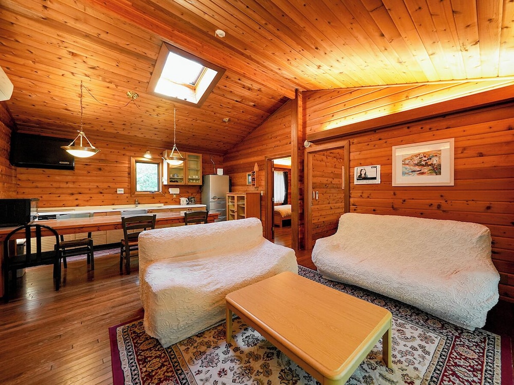 [貸切コテージ] おしゃれなログ調 -カール- 1-5名様 禁煙 客室3 | ルネス軽井沢