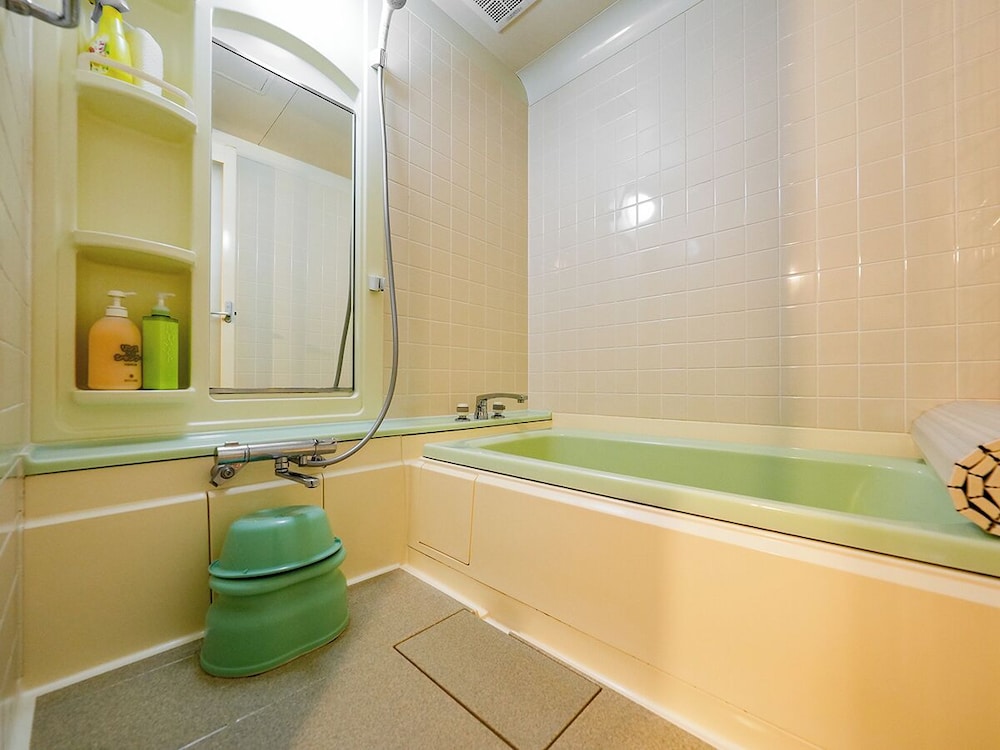 [貸切コテージ] おしゃれなログ調 -アン- 1-5名様 禁煙 バスルーム2 | ルネス軽井沢