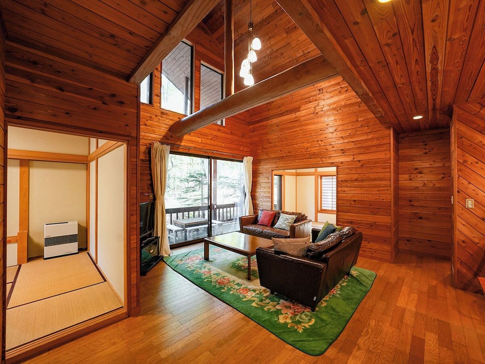 [貸切コテージ] キッチンが自慢 -アリエッティ- 1-6名様 禁煙 リビング エリア2 | ルネス軽井沢