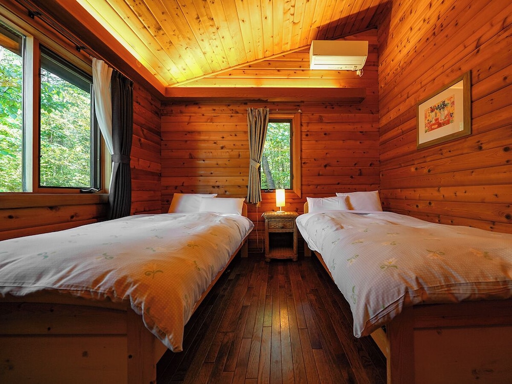 [貸切コテージ] おしゃれなログ調 -カール- 1-5名様 禁煙 客室2 | ルネス軽井沢