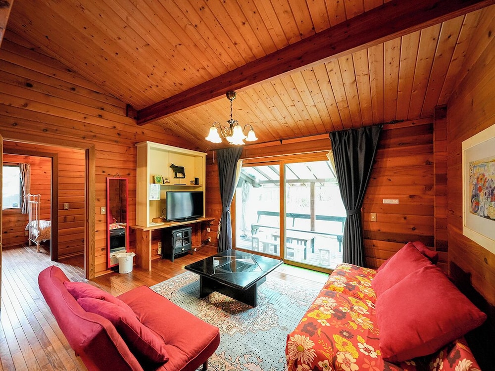 [貸切コテージ] おしゃれなログ調 -アン- 1-5名様 禁煙 リビング エリア0 | ルネス軽井沢