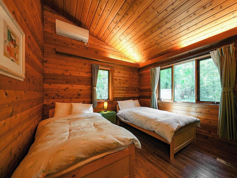 [貸切コテージ] おしゃれなログ調 -カール- 1-5名様 禁煙 客室1 | ルネス軽井沢