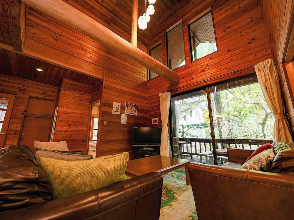 [貸切コテージ] キッチンが自慢 -アリエッティ- 1-6名様 禁煙 リビング エリア0 | ルネス軽井沢