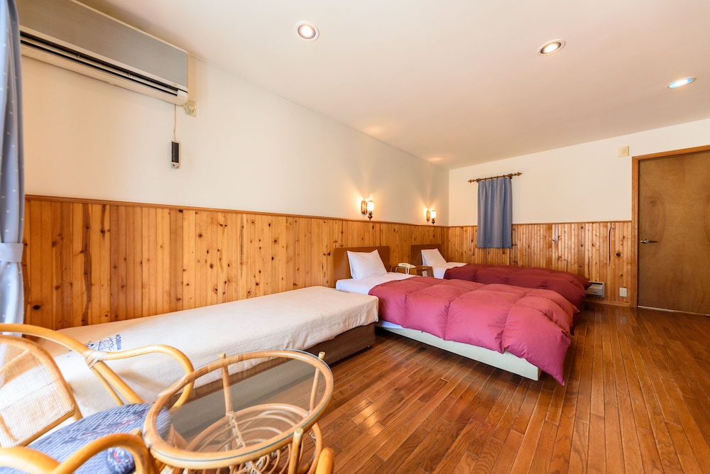 [第1別館]ツインルーム 客室1 | 久住高原 銀河のやどきのこ 2 世号