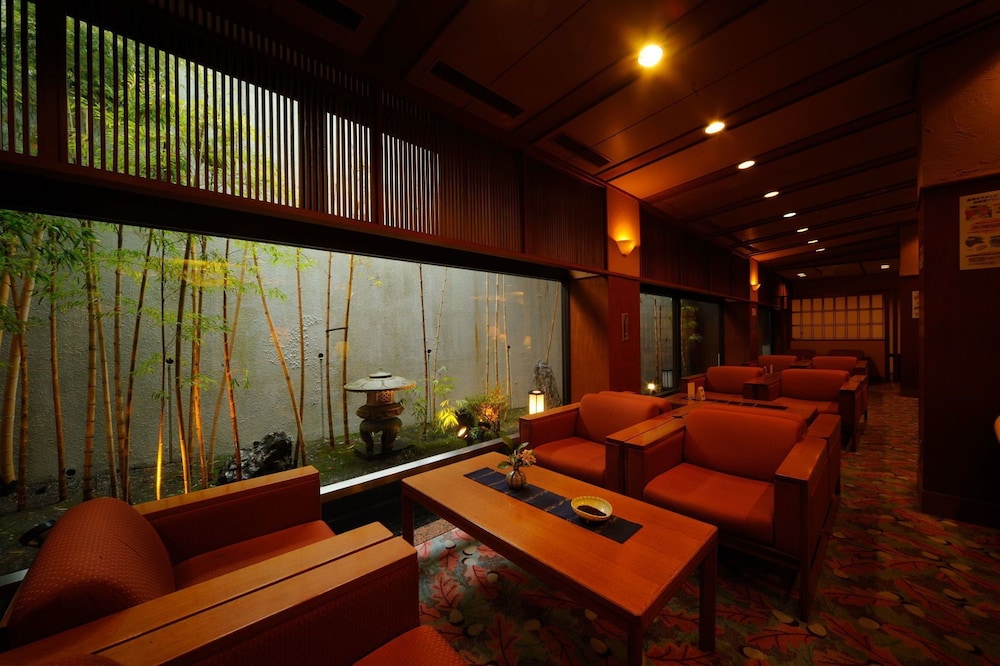 ロビーラウンジ1 | 花ごころの湯 新富亭