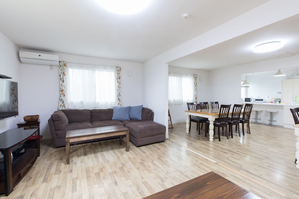 2号棟 リビングルーム0 | 貸別荘 TEATREES