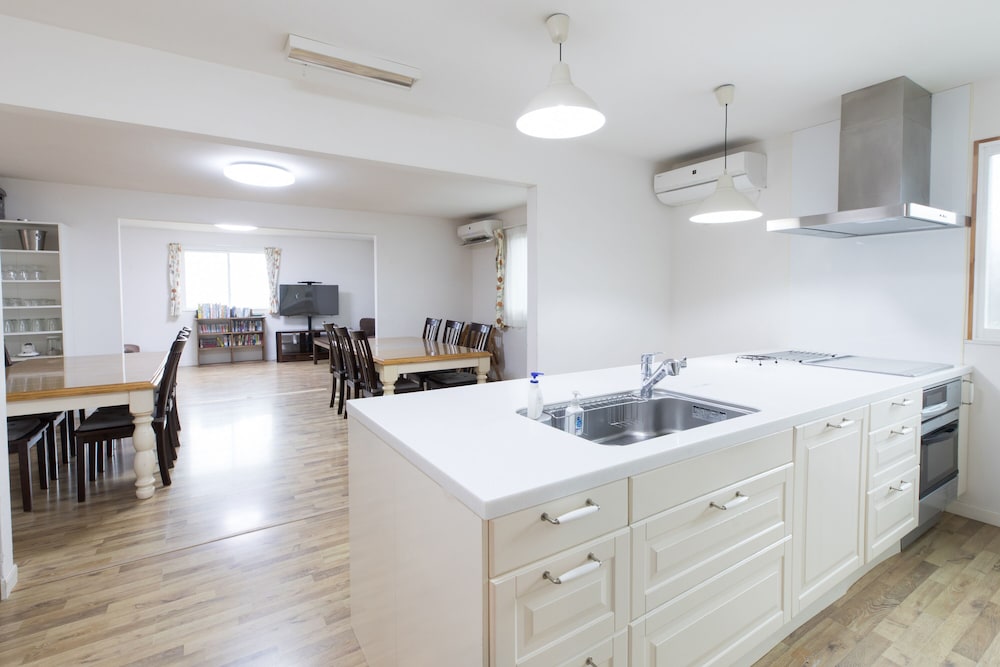 2号棟 専用キッチン0 | 貸別荘 TEATREES