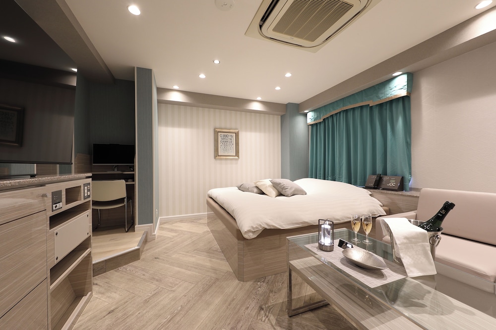 ダブルルーム 専用バスルーム付 禁煙 客室3 | ホテルバレンタイン知立店 - 大人限定