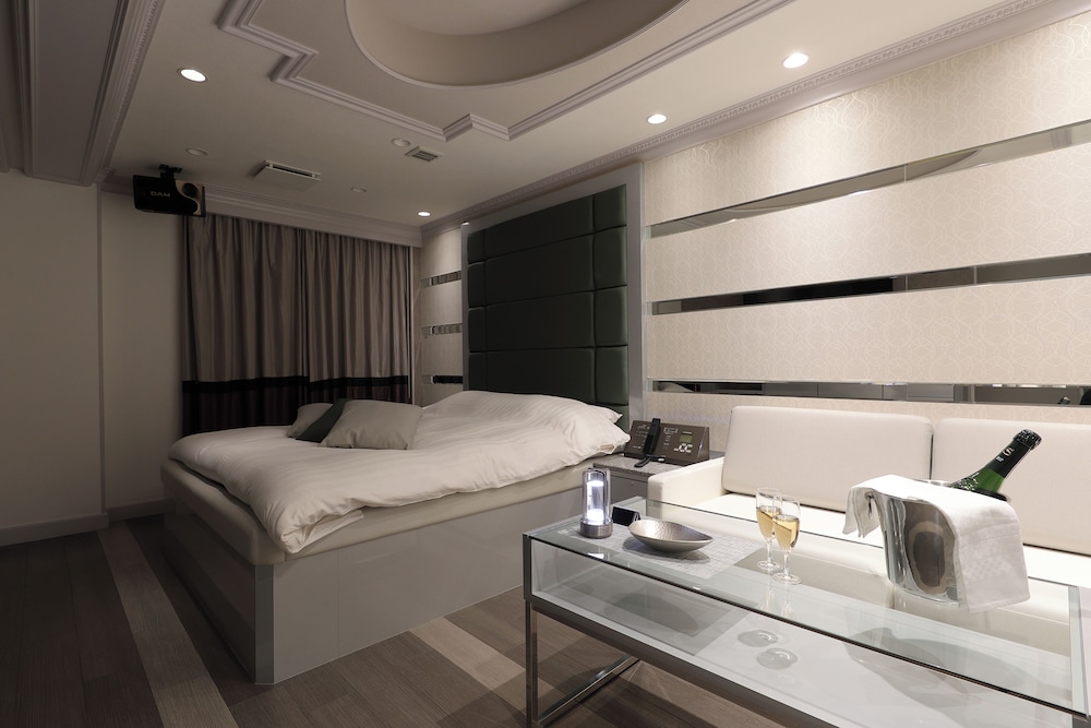 ダブルルーム 専用バスルーム付 禁煙 客室2 | ホテルバレンタイン知立店 - 大人限定