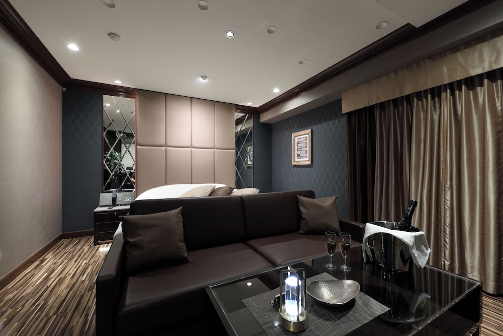 ダブルルーム 専用バスルーム付 禁煙 客室5 | ホテルバレンタイン知立店 - 大人限定