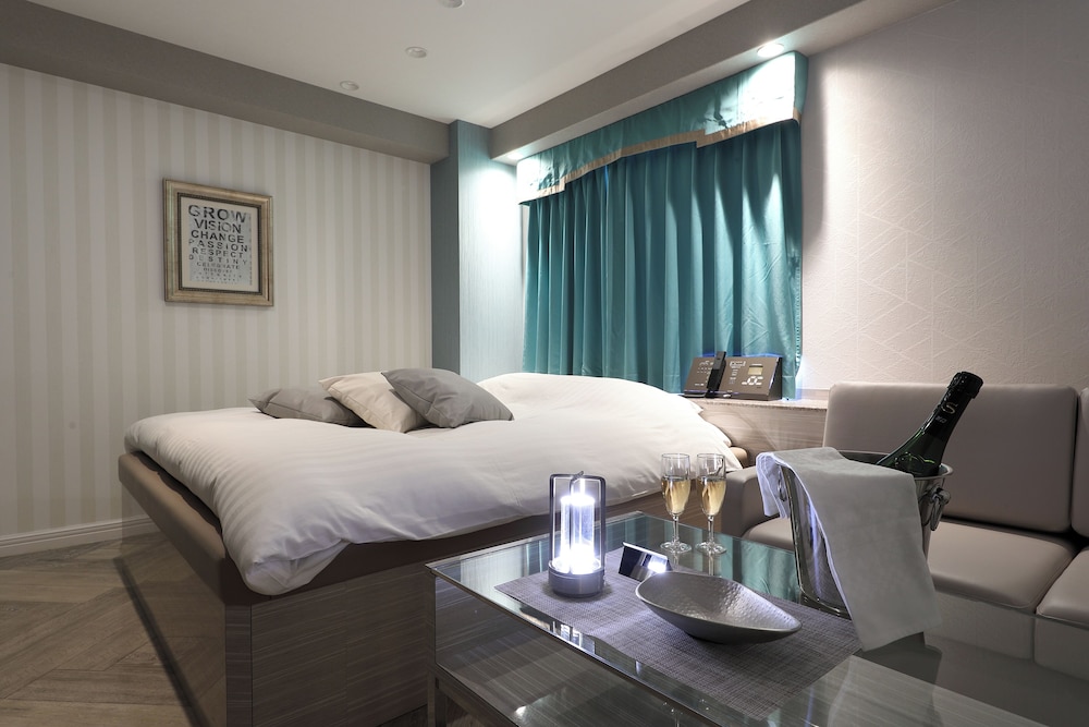 ダブルルーム 専用バスルーム付 禁煙 客室4 | ホテルバレンタイン知立店 - 大人限定