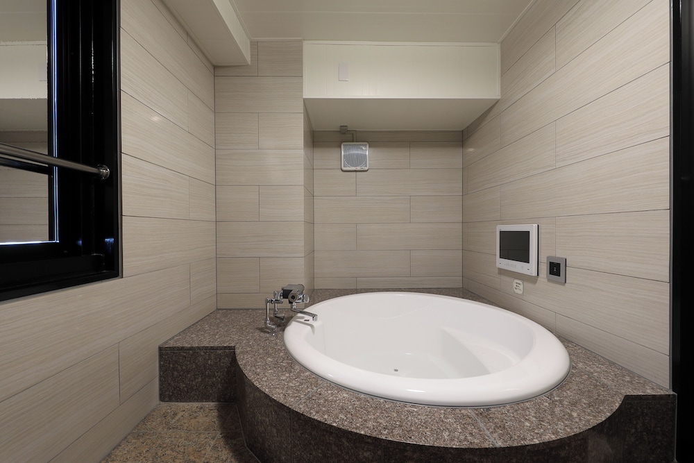 ダブルルーム 専用バスルーム付 喫煙 バスルーム2 | ホテルバレンタイン知立店 - 大人限定