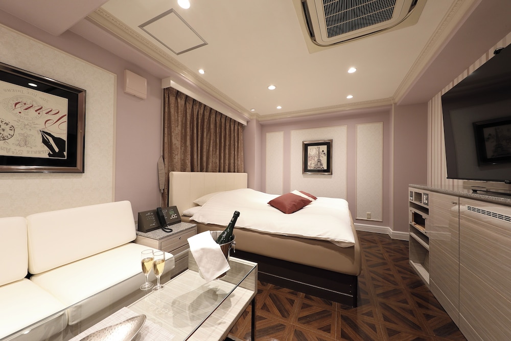 ダブルルーム 専用バスルーム付 喫煙 客室2 | ホテルバレンタイン知立店 - 大人限定