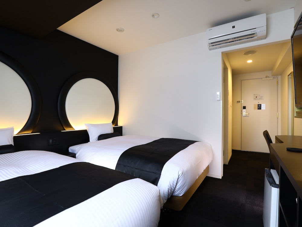 【禁煙】ツインルーム/ベッド幅120cm×2台/2名まで/19㎡ 客室14 | ホテルウィングインターナショナルセレクト大阪梅田