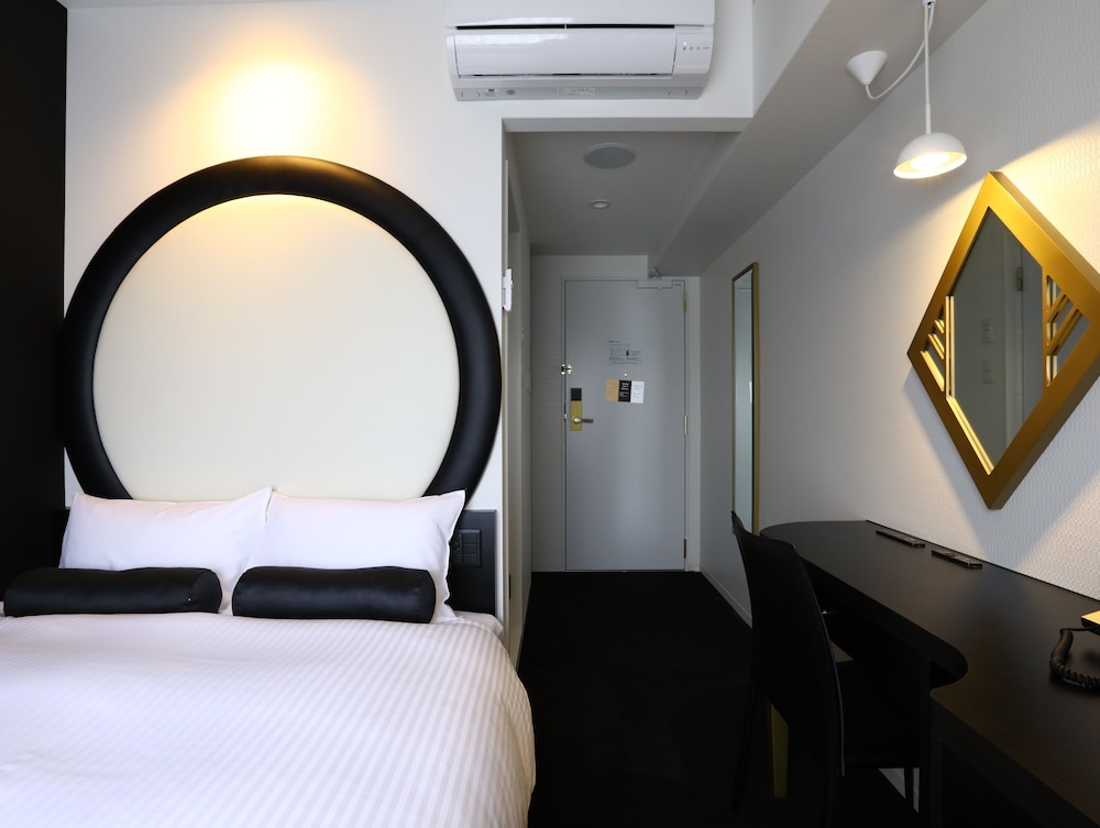 【禁煙】ダブルルーム/ベッド幅140cm×1台/2名まで/13㎡ 客室1 | ホテルウィングインターナショナルセレクト大阪梅田