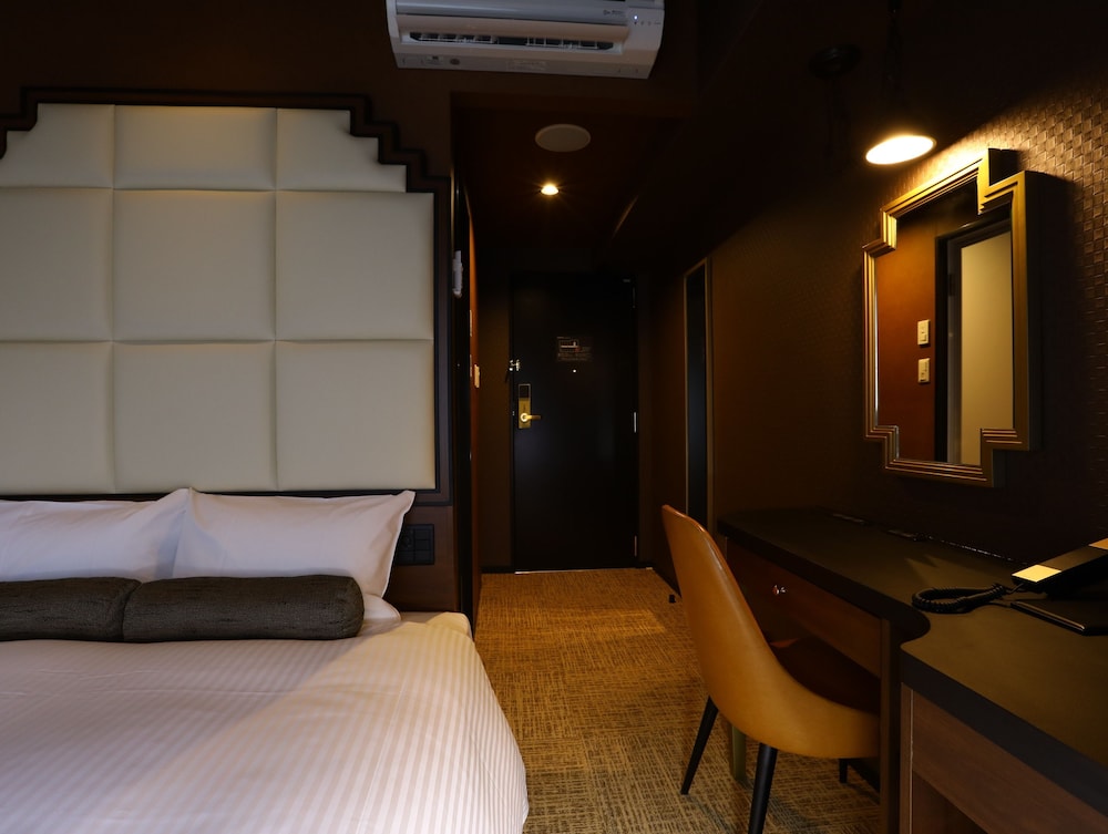 【禁煙】ダブルルーム/ベッド幅140cm×1台/2名まで/13㎡ 客室8 | ホテルウィングインターナショナルセレクト大阪梅田