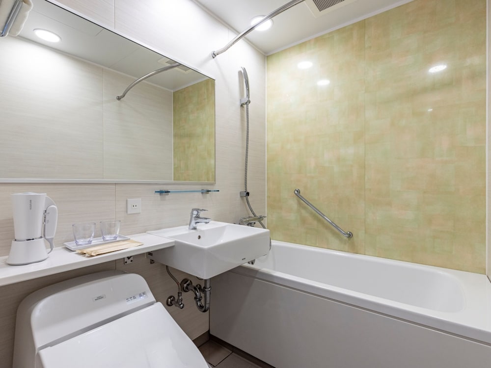 モデレートダブルルーム禁煙 [洗濯乾燥機付] バスルーム1 | 東急ステイ博多