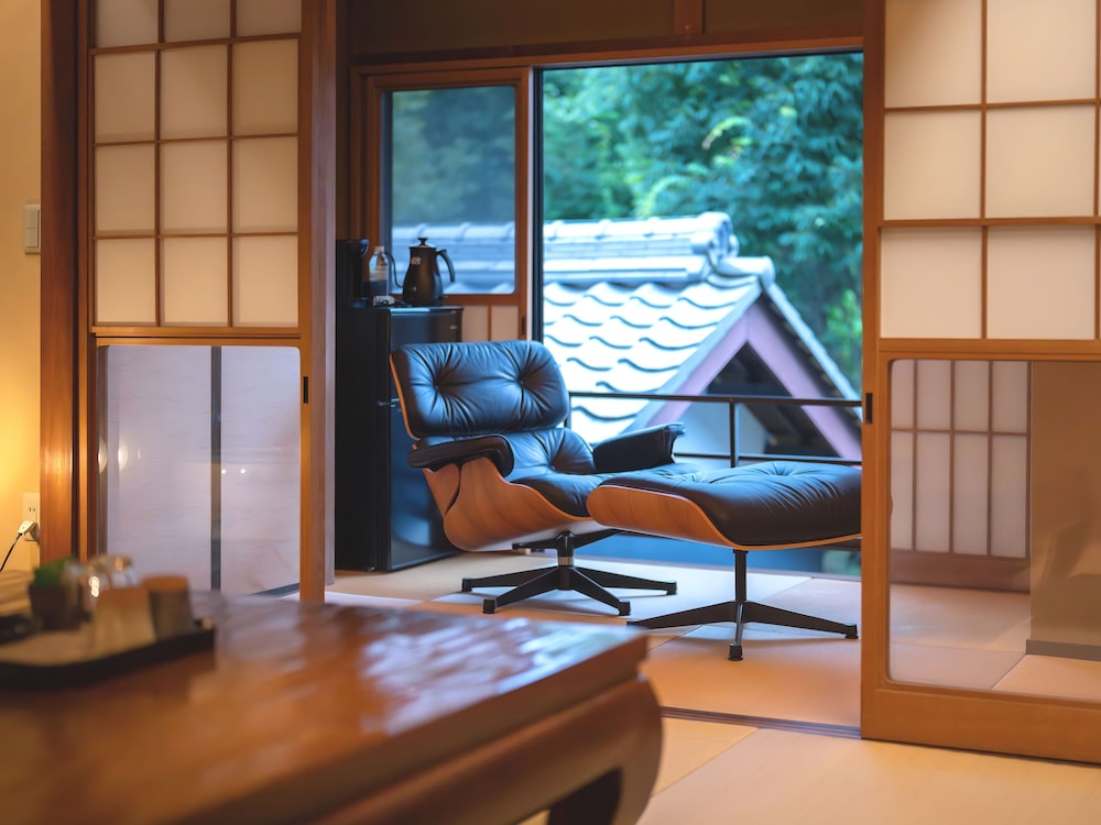 トラディショナル 4 人部屋 客室7 | 町家ホテルおやど baison