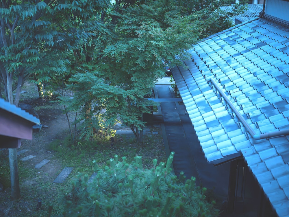 トラディショナル 4 人部屋 客室1 | 町家ホテルおやど baison