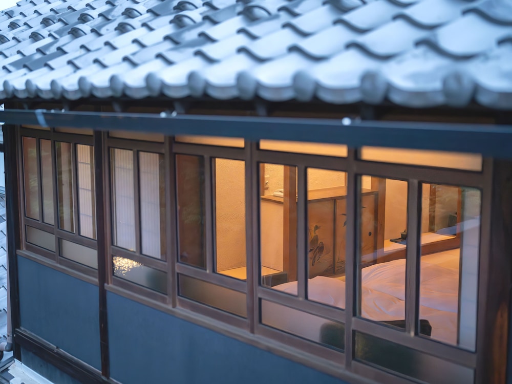 トラディショナル 4 人部屋 客室2 | 町家ホテルおやど baison