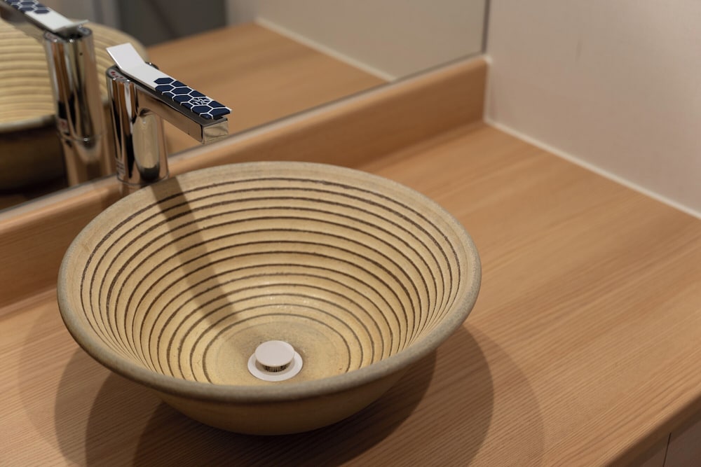 デラックス ツインルーム (3名利用) バスルーム1 | ホテルビスタプレミオ京都 和邸