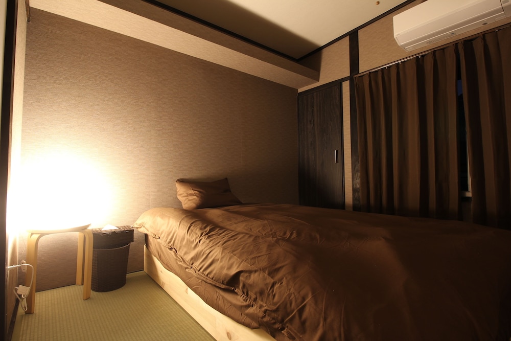 トラディショナル タウンホーム 客室1 | 京都 京椿