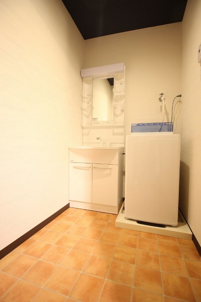 和室 一棟貸切 バスルームのシンク0 | 清盛の梅花