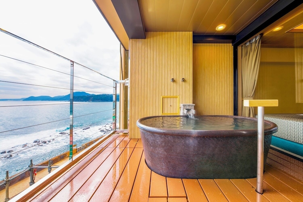 エグゼクティブ ルーム バスルーム0 | 石花海