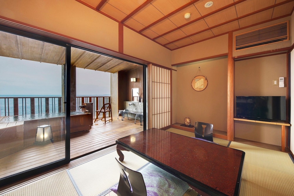Ocean View Tenjinbara Room 客室1 | 石花海