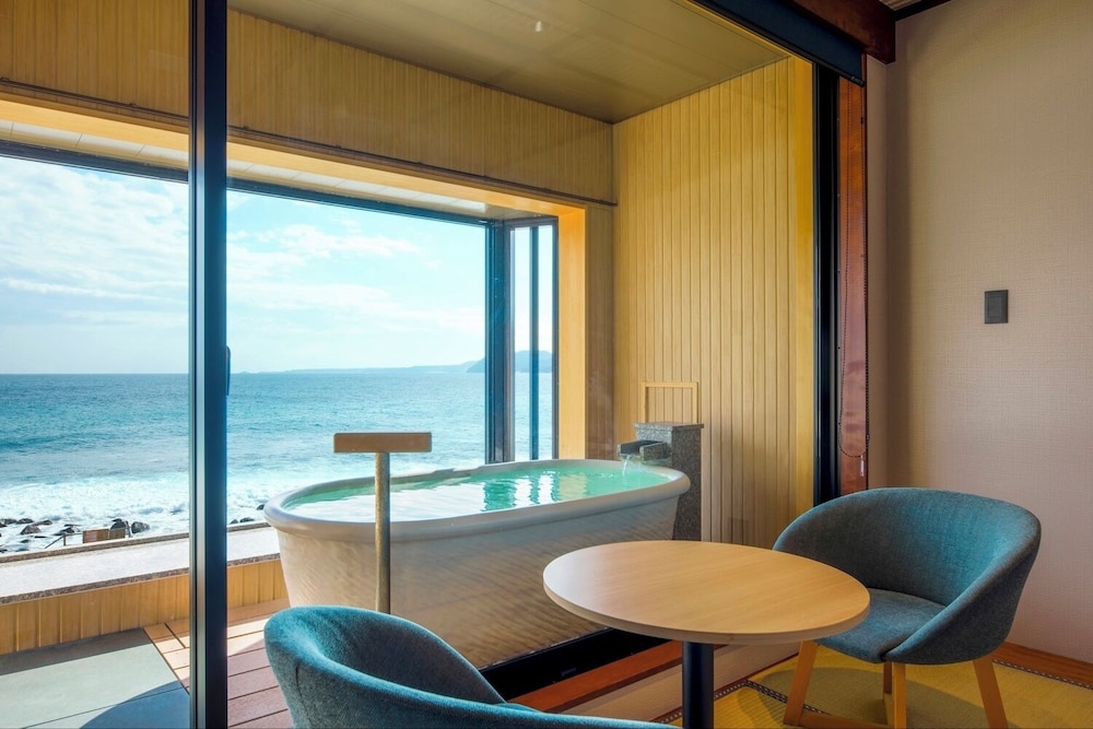 スーペリア ルーム 客室2 | 石花海