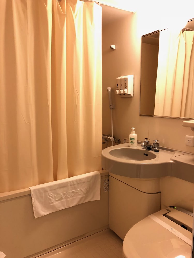 ツインルーム 天然温泉 ロテン・ガーデン付き（定休日あり）禁煙 バスルーム1 | ラクシオ・イン