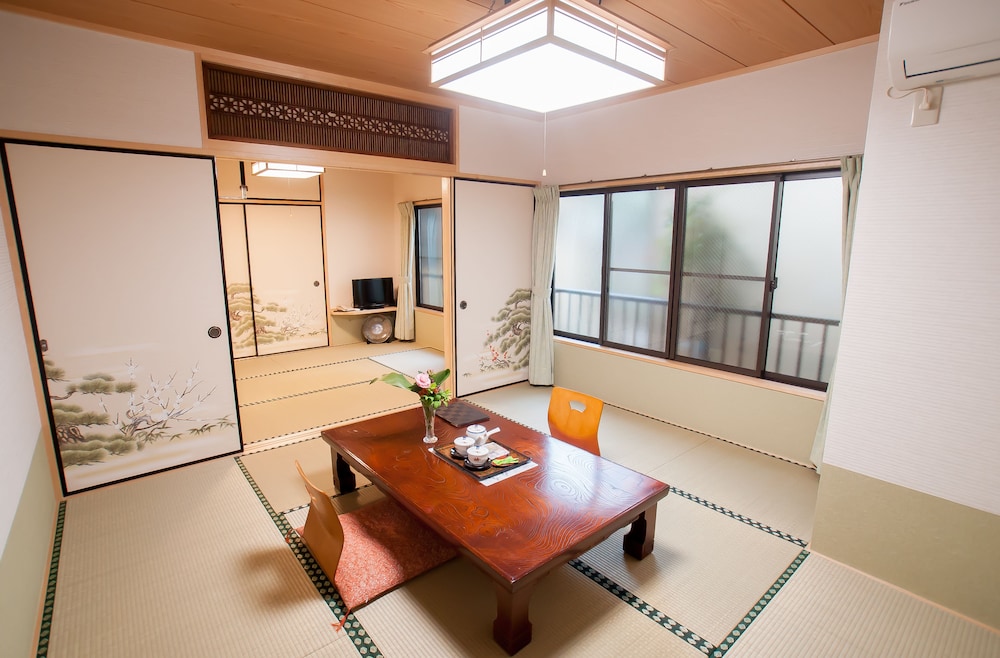 ファミリー ルーム 客室1 | 旅館二幸