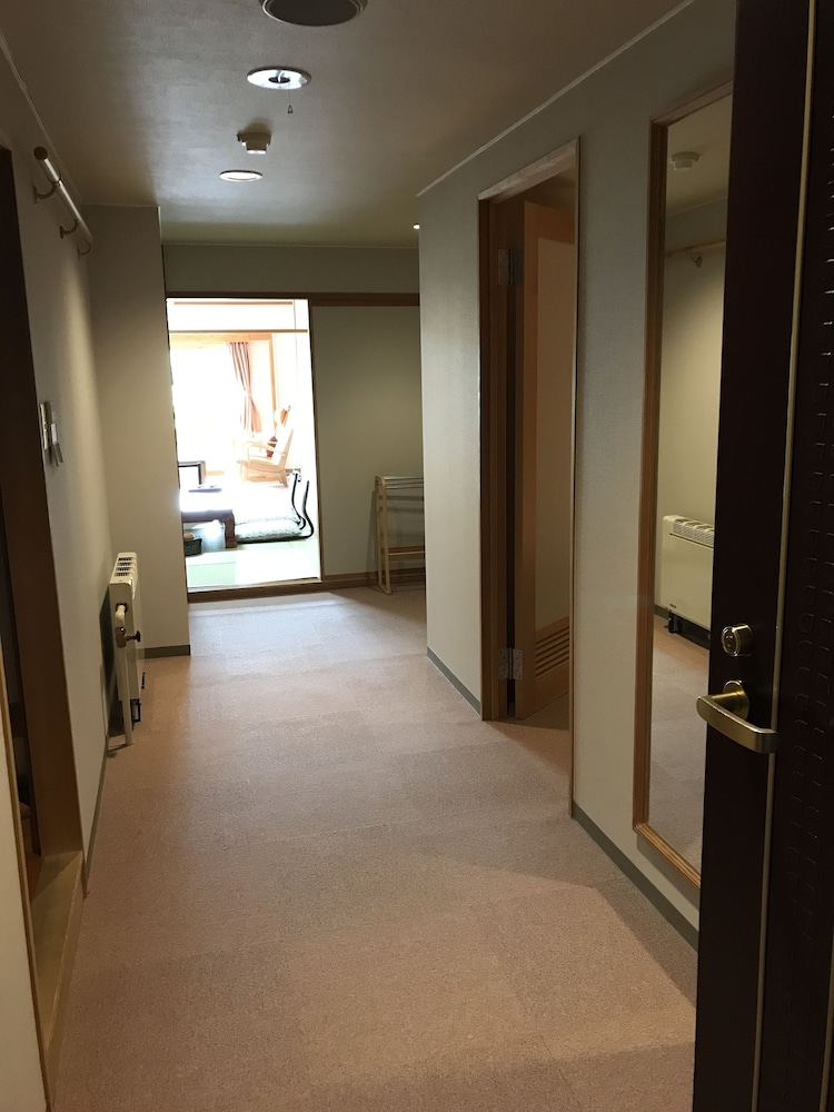 和洋室 スーペリアルーム 専用バスルーム付 客室1 | ホテル東館